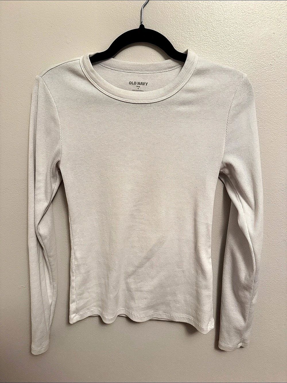 Old Navy Long snug Sleeve Ribbed Top in White Like New